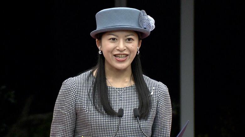 開会式であいさつされる承子さま