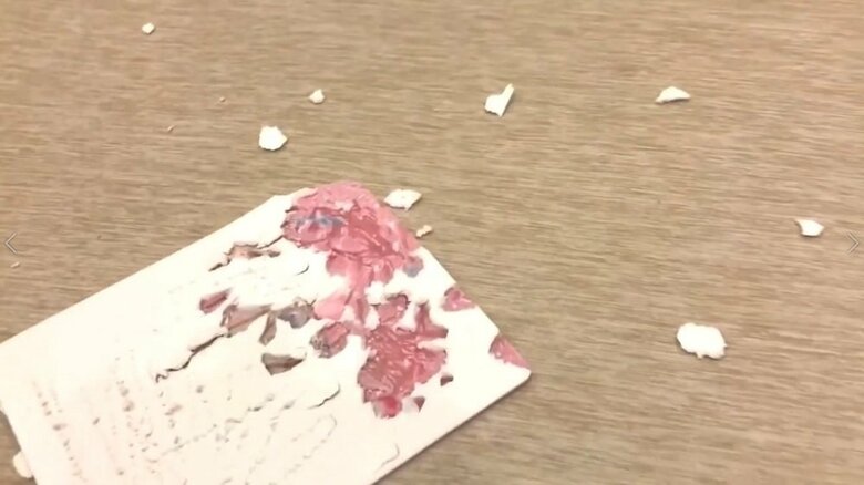 マウスパッドをボロボロにするといういたずら