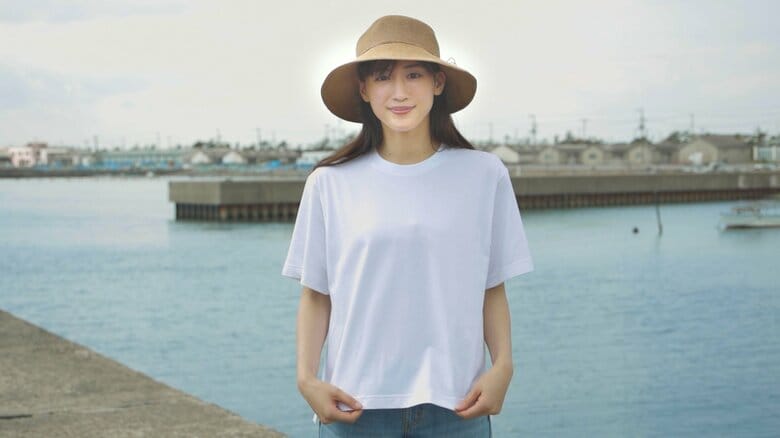 海風を感じてうれしく　綾瀬はるか