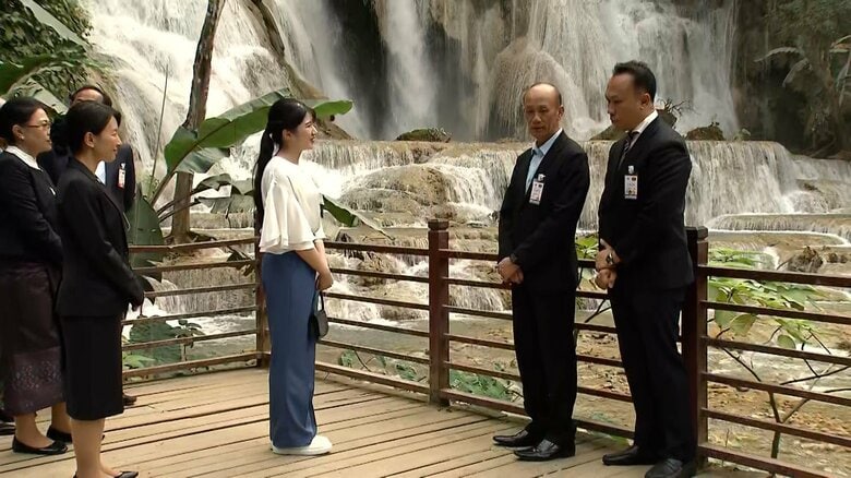 観光名所「クワンシーの滝」を訪問された（11月20日）