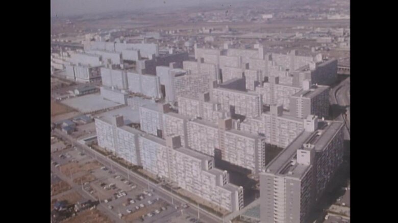 高度経済成長期に次々と建てられた高層マンション