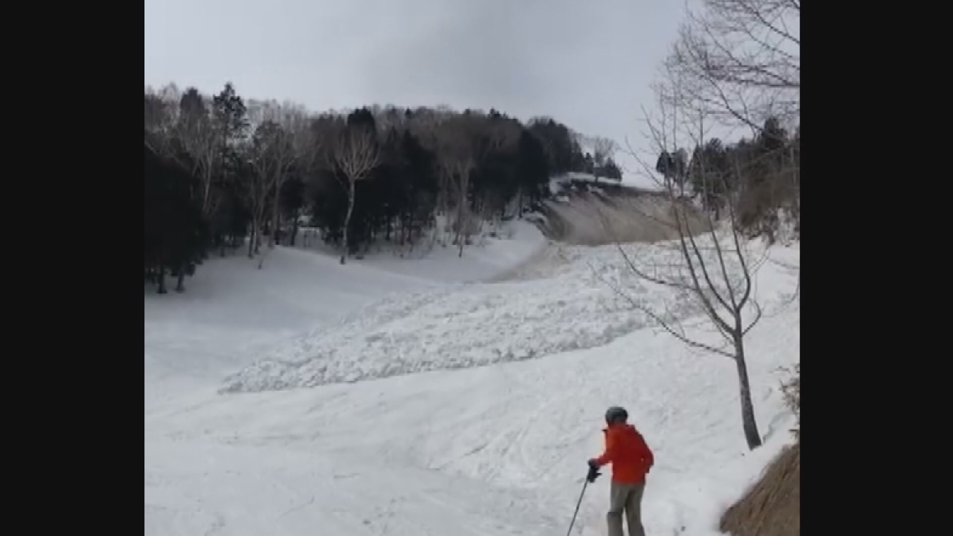 雪崩 