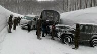 自衛隊車両など7台絡む事故　道路は当時、積雪と凍結　青森市