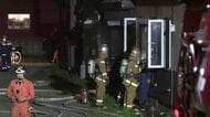 【住宅火災で男性死亡】平屋建て集合住宅の一室で出火～住人とみられる男性1人が病院搬送も死亡確認「煙が出ている」近隣住民から通報→警察と消防が原因調査中〈北海道釧路市〉