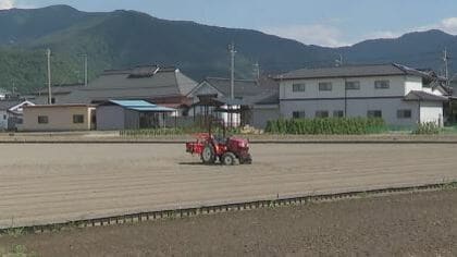 「大きな音がした」　トラクターの近くで倒れていた79歳男性が死亡　1人で田起こしの作業中に転落か　