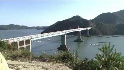 【注意】県道・岡山ブルーライン「片上大橋」に亀裂　大型車う回呼びかけ、他の車も片側通行禁止【岡山】