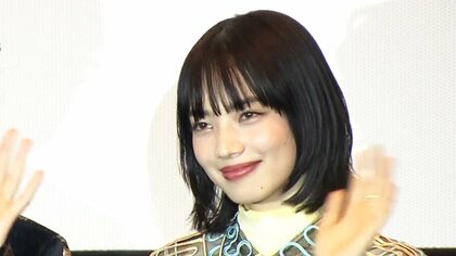 小松菜奈の女子高生姿は見納め？「25歳で制服は…」　林遣都とW主演映画『恋する寄生虫』