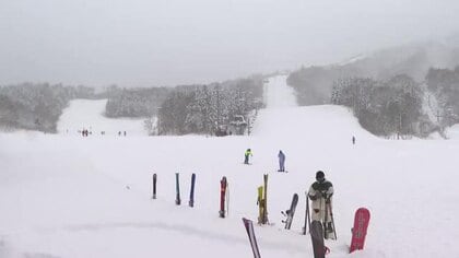 夏油高原スキー場オープン　多くの人が初滑りを楽しむ　岩手県北上市