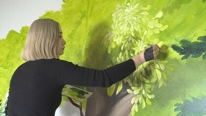 「ふるさとを“色”で元気にしたい」がれき処理場に壁画描いた少女は絵本作家に…女川で描く２度目の壁画【宮城発】