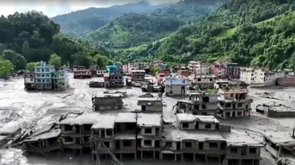 ネパール　氷河と岩石崩落から35分後に土石流を確認　下流地域へ約68万通の緊急警戒メール　当局が初の報告書　約160万人が被災