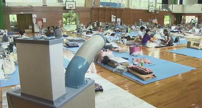 岡山県倉敷市真備町の避難所(10日)