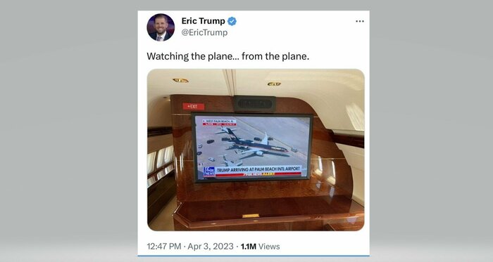 トランプ氏の息子も機内で中継を見ていることをツイートした (エリック・トランプ氏のツイッターより)