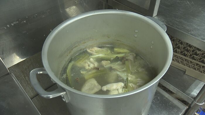 部屋直伝の鶏ガラスープが自慢