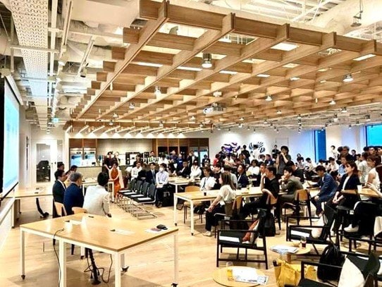 様々な業界の人が集まるイベント