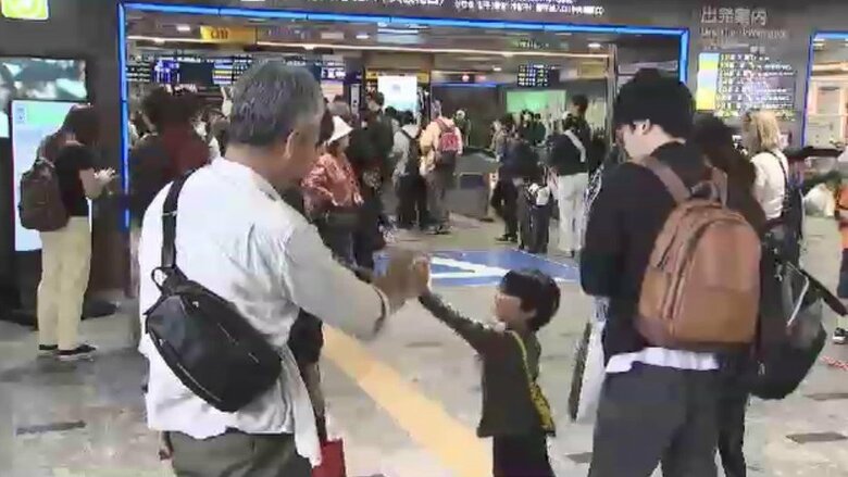 GW最終日　JR博多駅で新幹線の混雑続く　東京方面の指定席は終日ほぼ満席　「別れてしまうから悲しい」　福岡｜FNNプライムオンライン