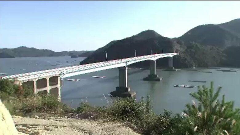 【注意】県道・岡山ブルーライン「片上大橋」に亀裂　大型車う回呼びかけ、他の車も片側通行禁止【岡山】｜FNNプライムオンライン