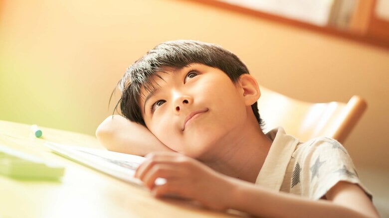 我が子の「ひとりで集中できる場所」を壊してはいけない！子供の自主性が育まれる「夢中になれる空間」の見つけ方｜FNNプライムオンライン