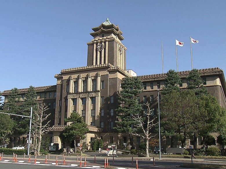 【速報】市発注の観光事業を巡り契約の見返りに現金受け取ったか 市の担当課長だった男を逮捕 契約先の広告会社の女も｜FNNプライムオンライン