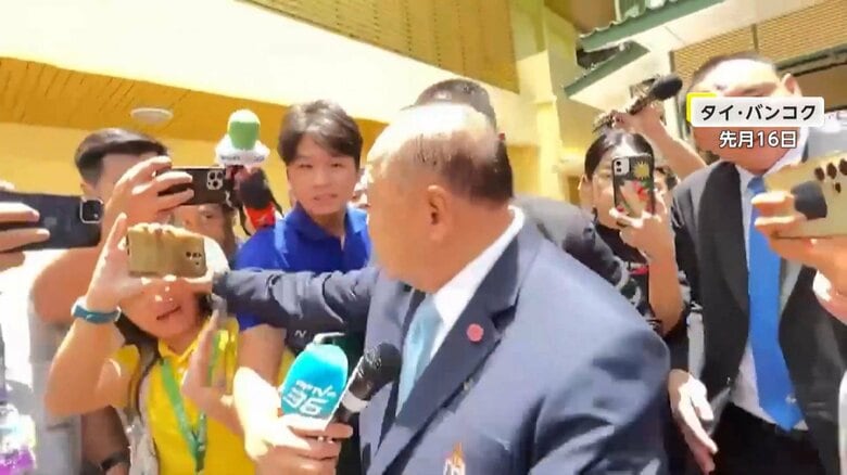 首相の座奪われ「機嫌悪かった」？…タイ元副首相が質問した女性記者の頭を平手打ち　女性ジャーナリスト連盟「容認できない」｜FNNプライムオンライン