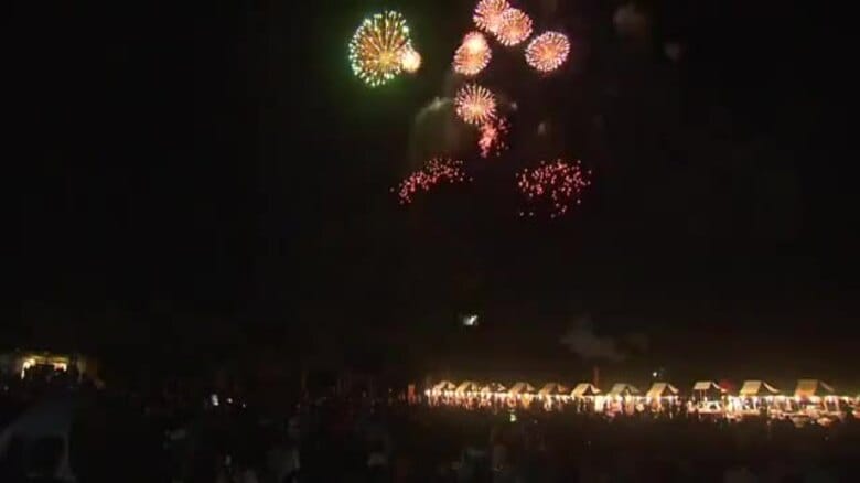 夜空を彩る大輪の花　広野町で花火大会　見上げる4千発の花火　夏の思い出に　お盆に各地で花火大会　福島｜FNNプライムオンライン
