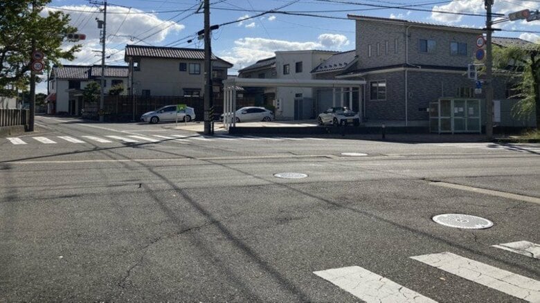 【速報】坂井市春江でひき逃げ事件　オレンジ色の軽自動車が逃走中　歩行者の80代女性が重傷｜FNNプライムオンライン
