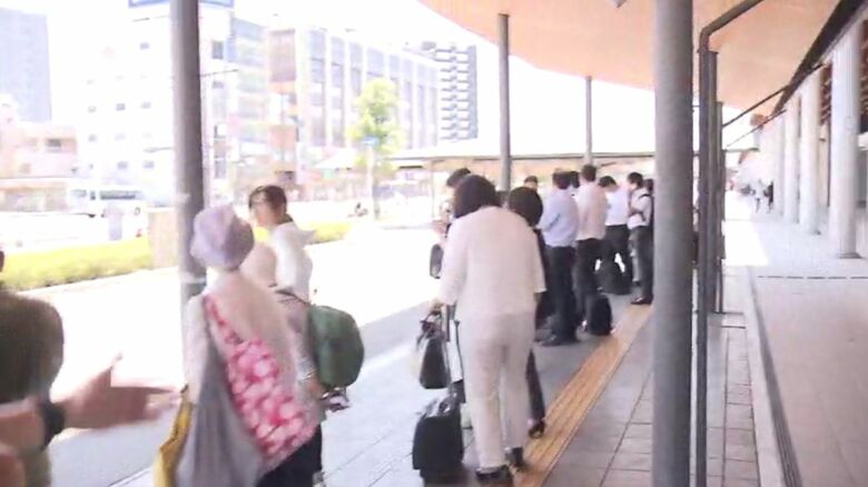 タクシー待ちの列