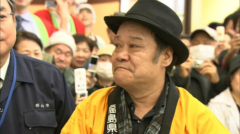 東日本大震災後は福島県産農産物の風評払拭に向けた活動も行った（2011年4月）