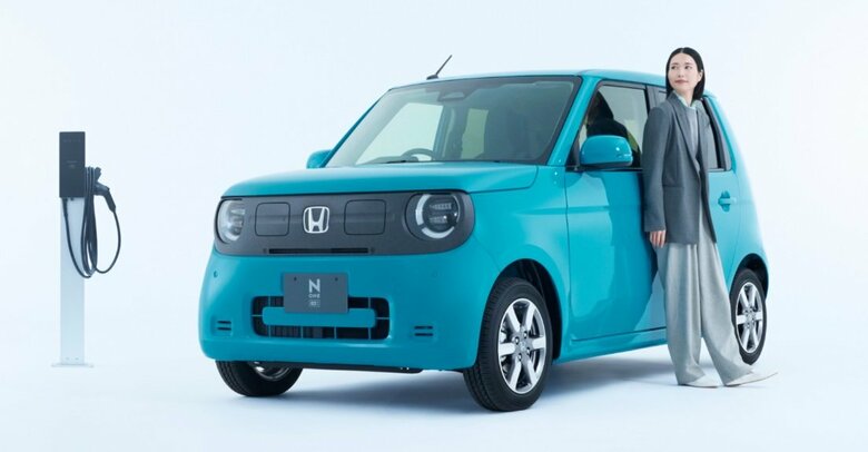 普通充電で4.5時間、航続距離は295km