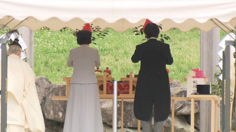 昭和天皇陵を参拝された秋篠宮ご夫妻