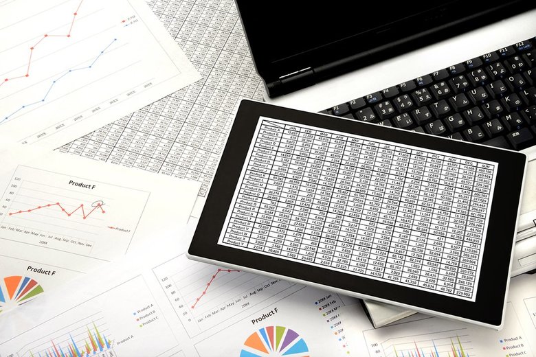 社内におけるデータ活用推進の現状 ー「日々の業務で精一杯」「活用のイメージが湧かない」など現場・経営層で障壁あり