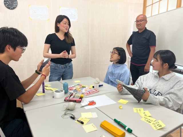 河内さん（左から２人目）「生徒は地域のためにという強い想いを持っている」
