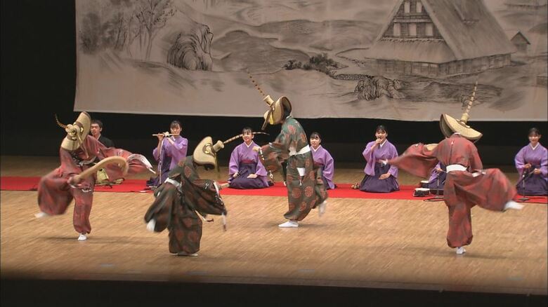 南砺平高校郷土芸能部の公演
