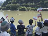 相手の国の言葉で書いた横断幕も…五輪事前キャンプ 海外代表チームの公開練習を地元の児童・生徒が見学