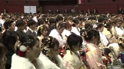 二十歳を祝う式典開催　友人との再会喜び二十歳の節目に気持ちを新た　秋田市