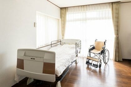2024年、市場から消えた医療機関は過去最多の786件 医療機関の「倒産」「休廃業・解散」が過去最多に経営者の高齢化、後継者不在が拍車