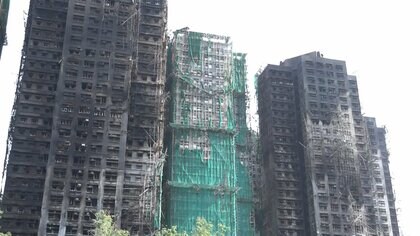 【中継】香港高層住宅火災94人死亡、火や煙は見えない状態に　「不明者279人」は24時間以上更新されず