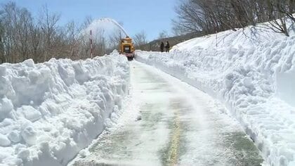 春を告げる蔵王エコーラインの除雪作業が始まる　宮城県側８.６キロを整備　４月２４日に開通予定〈宮城〉