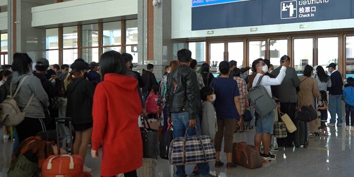 開業2日目 ビエンチャン駅にて撮影