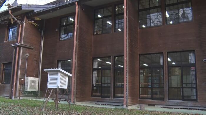 クマが現れた楢川小中学校