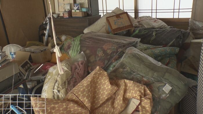 足の踏み場もないほどの部屋