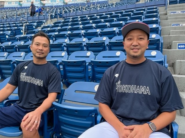 住田ワタリさん(左)、遠藤拓哉さん(右)はともに野球選手としての経験がなかった