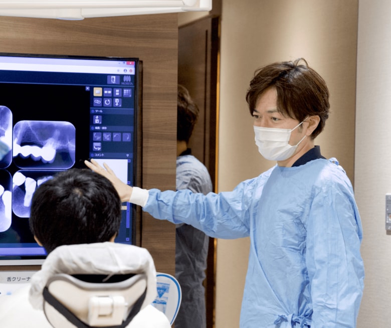歯を支える骨などの再生を図る手術（歯周組織再生誘導手術）は保険診療で全国年1,652回、歯石取りなどの歯周基本治療は7,545万回。札幌の歯科医院ユアーズデンタルクリニック院長・湯口晃弘が分析。