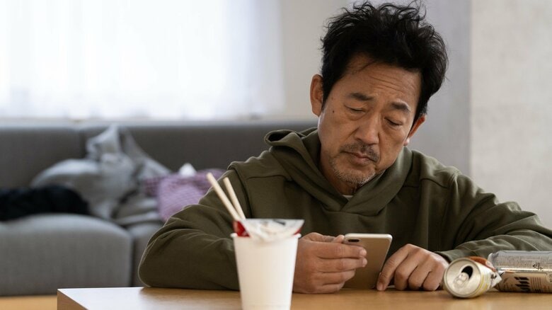 ネット利用に7割以上が「不安」　闇バイトの社会問題化が影響か…すべての年代「個人情報や利用履歴が外部に漏れていないか」がトップ｜FNNプライムオンライン