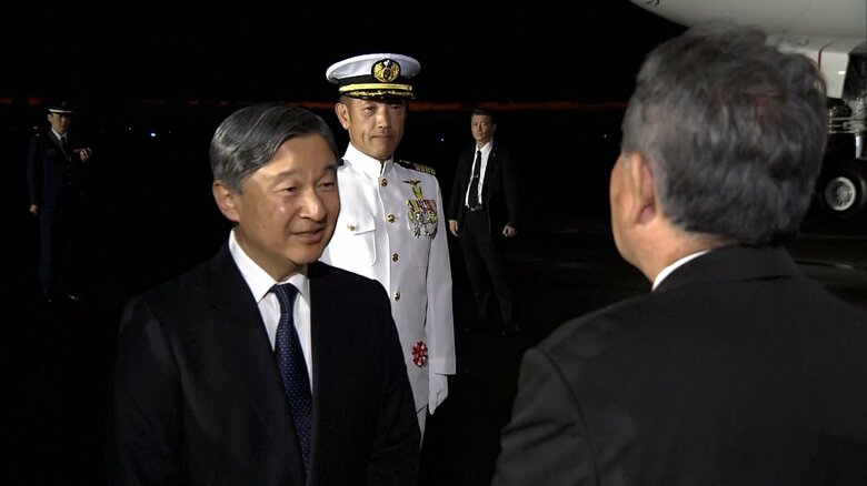 硫黄島を後にされる天皇陛下