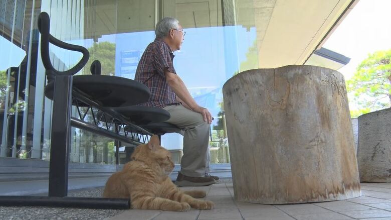 飼い主の元館長・大原さんとムクニャン