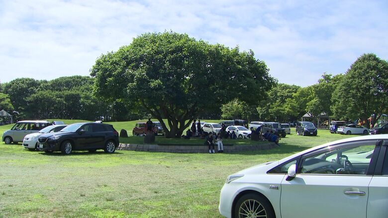 炎天下の中で避難せざるを得ない人も