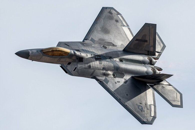 「第五世代戦闘機」アメリカ空軍F-22ラプター（資料）