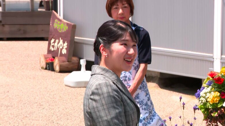 志賀町「道の駅とぎ海街道」で仮設店舗を視察された