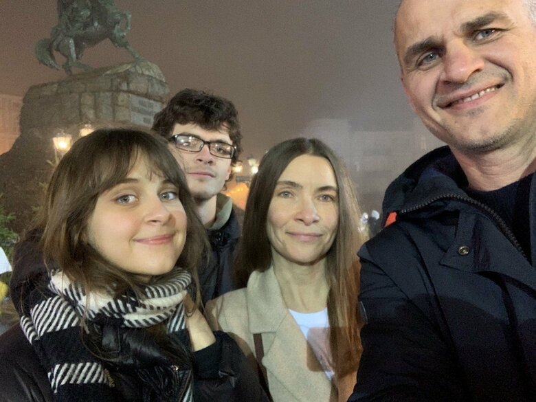 エリザベータさんを家族は「行ってらっしゃい」と送り出した