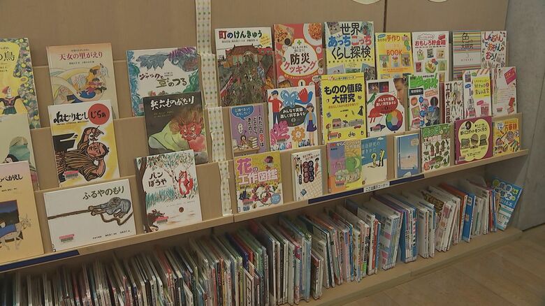 自由研究や工作などに関する本を揃えたコーナー